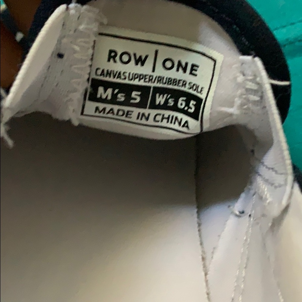 Shoes - Picture 4 of 4